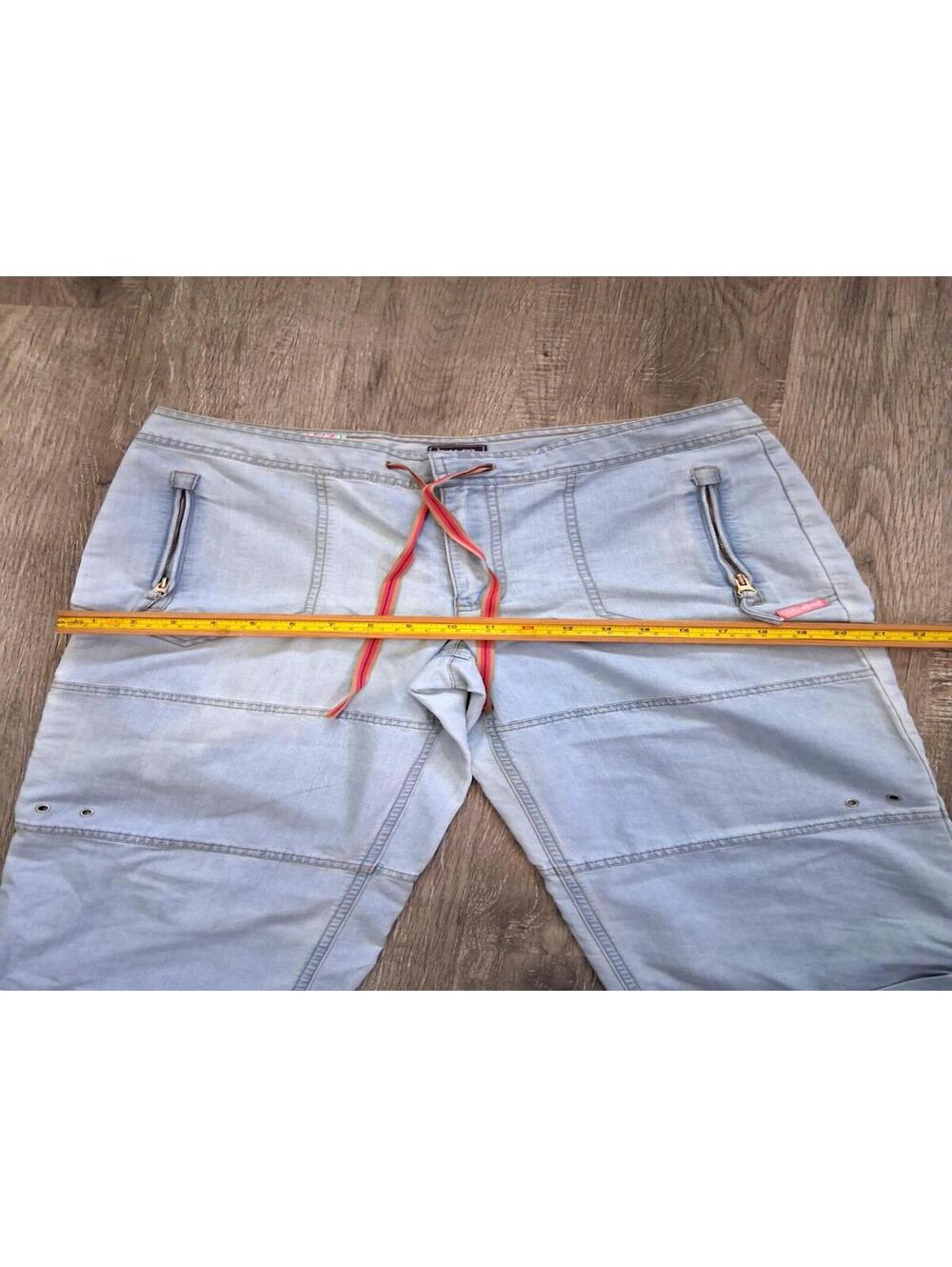 VTG BUM Equipment Women's Missy Size 12, 32x20 Mid Rise Blue Denim Capri Pants - Picture 8 of 13